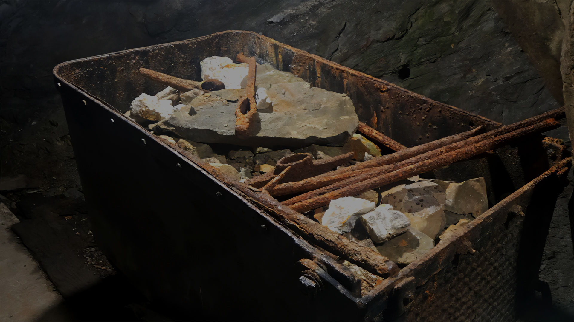 Crystal Gold Mine - Mine Tours - Famous Mines - Fantastic Mine - Mine Exploration - Mine Sightseeing