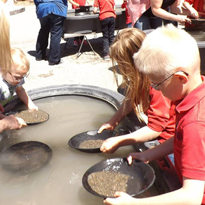 Gold Panning Activity - Gold Mine - Gold Minning - Gold Mine Tours - Crystal Gold Mine - Kellogg Idaho - Wallace Idaho - Silver Valley Idaho