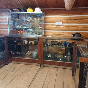 Gift Shop - Crystal Gold Mine Shop - Gold Mine Memorabila - Gifts - Tourist