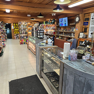 Gift Shop - Crystal Gold Mine Shop - Gold Mine Memorabila - Gifts - Tourist